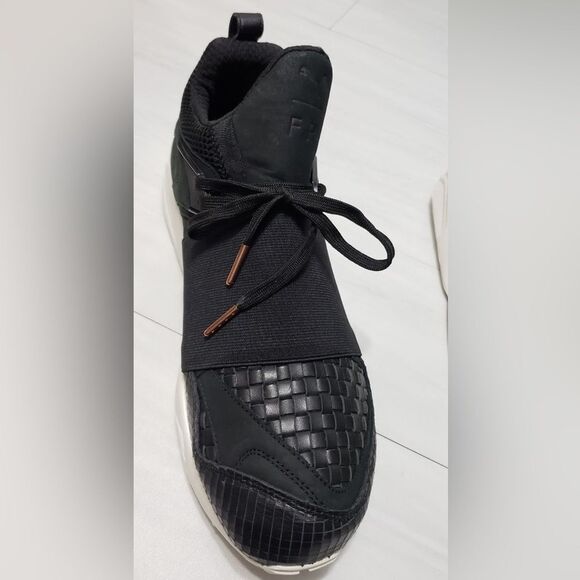 PUMA Bog Strap X Filling Pieces
Blaze Of Glory - Picture 4 of 14